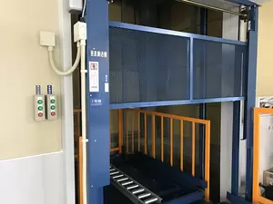 垂直搬送機  新設工事2の画像
